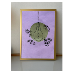 Natsv�rmere p� lyser�d baggrund