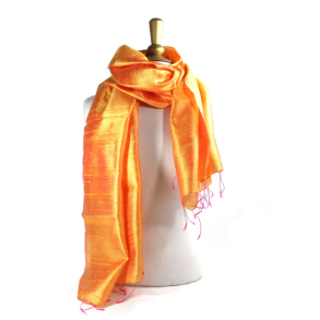 Ensfarvet rsilketrklde